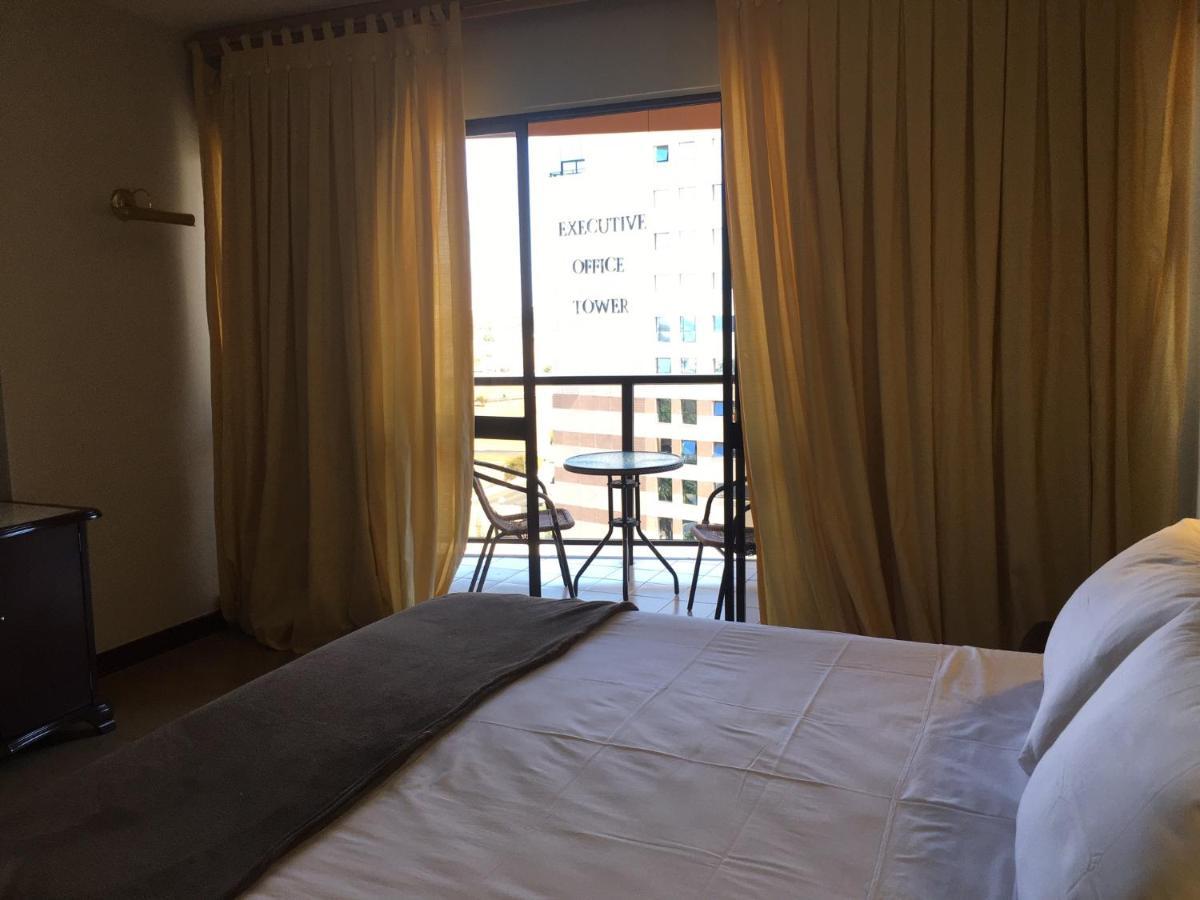 Apart Hotel No Coracao De Brasilia Kubitschek Plaza Exterior photo